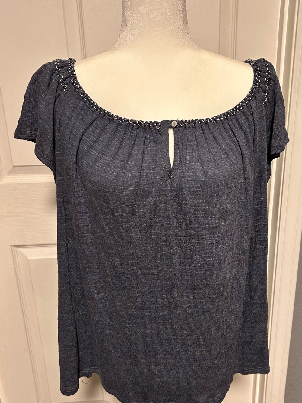 Max Studio Navy Scoop-Neck Puff Sleeve Top